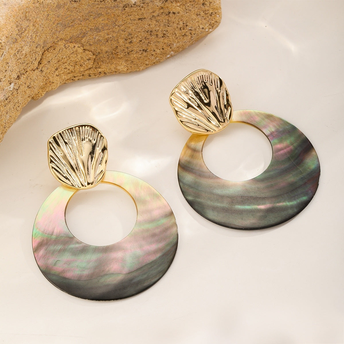 Gray Shell Disc Earrings — Gray Shell